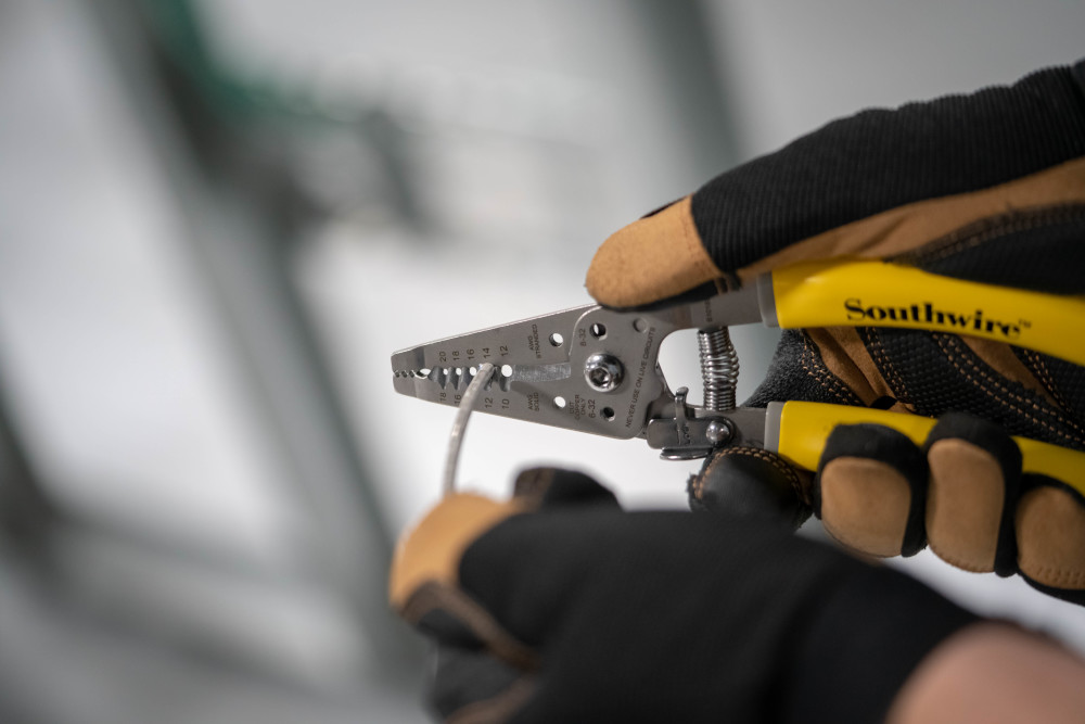 Southwire Ergonomic Wire Stripper 10 18 AWG - Flockneti