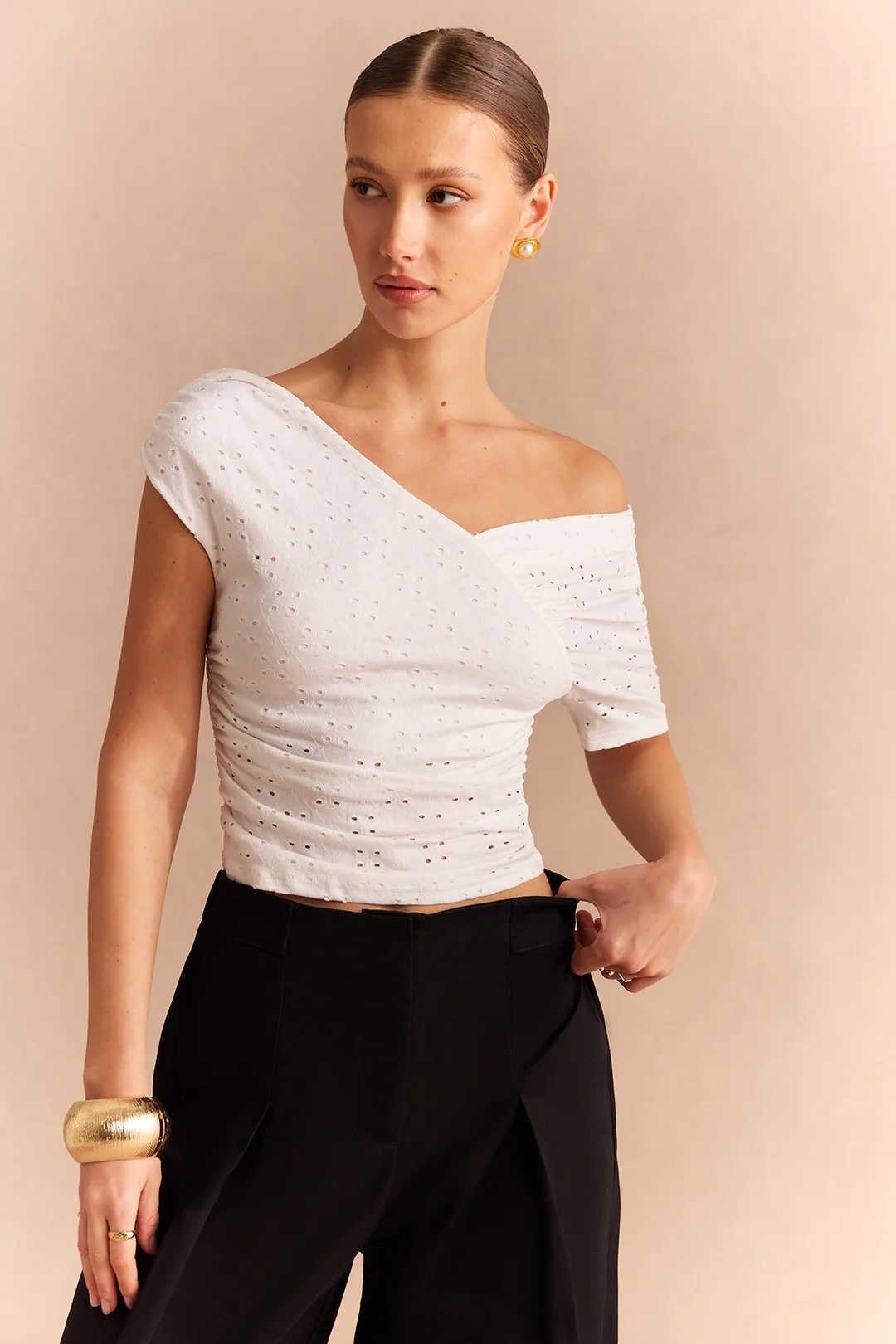 Asymmetrical One Shoulder Hollow Out Short Sleeve T-Shirt - Flockneti