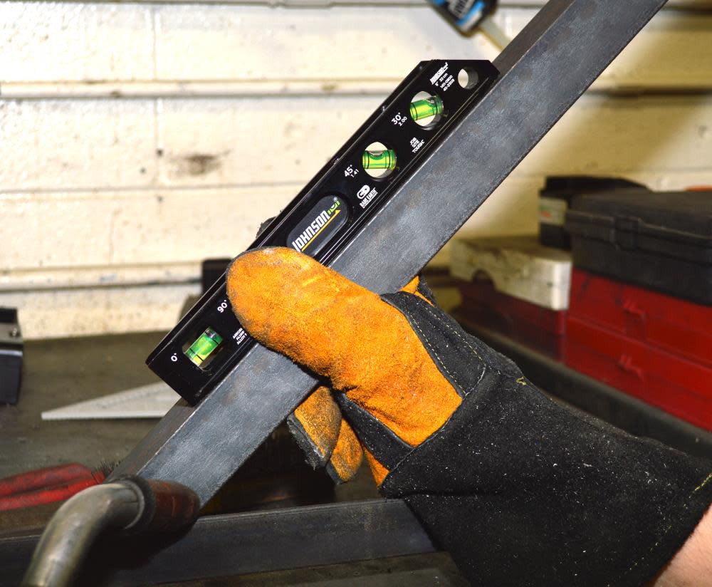 Johnson Level 9 In. Magnetic Billet Torpedo Level - Flockneti