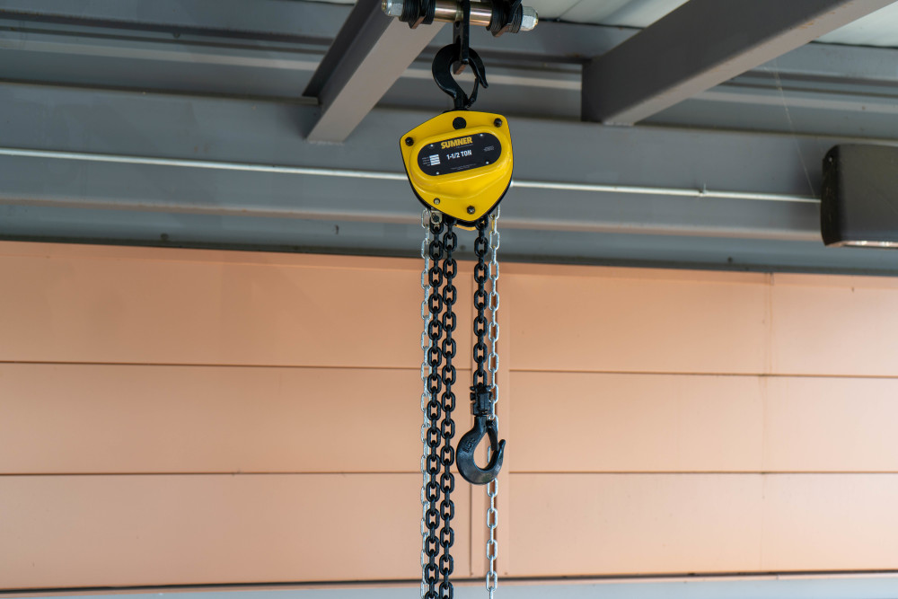 Sumner Chain Hoist 1 Ton with 20′ Chain Fall - Flockneti