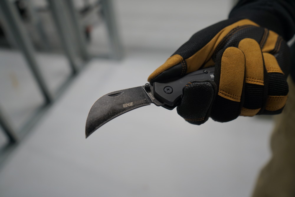 Southwire EDGEFORCE Hawk Bill Knife - Flockneti