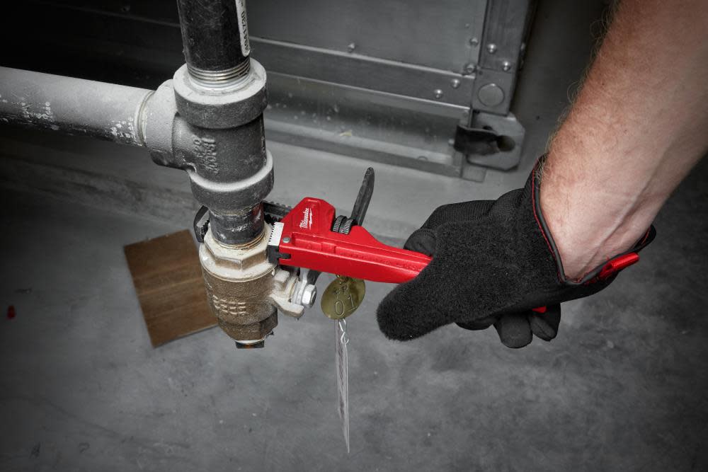 Milwaukee 8 in. Steel Pipe Wrench - Flockneti