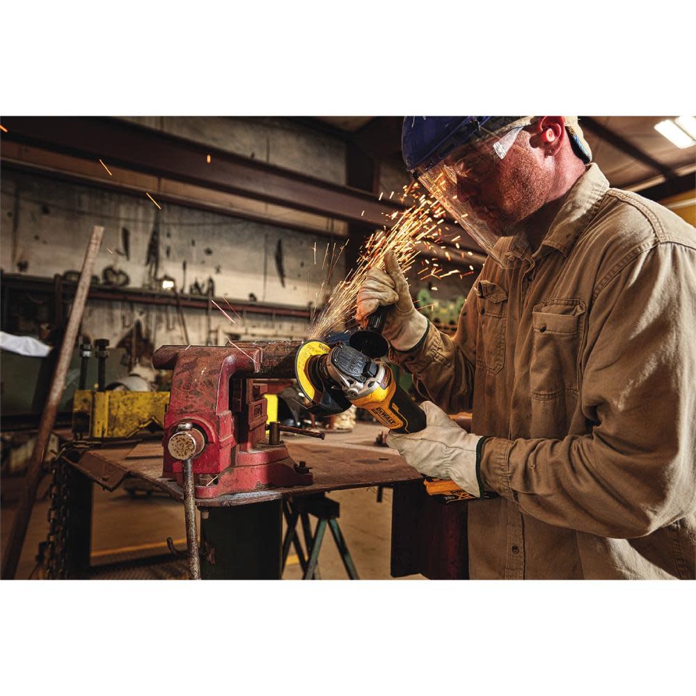 DEWALT 4.5″ 20V Max Angle Grinder Starter Kit Bundle - Flockneti