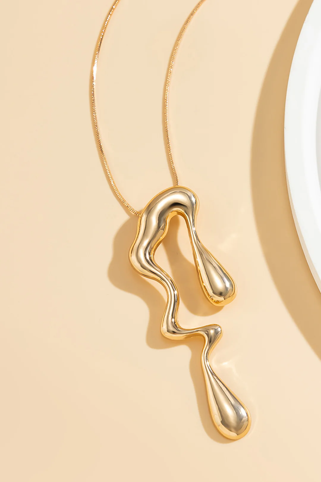Metal Irregular Teardrop Liquid Design Necklace - Flockneti