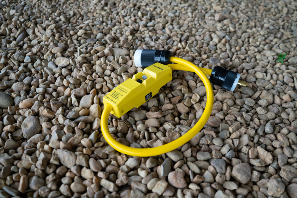Southwire Extension Cord 240V/30A TWST LK GFCI 3′ - Flockneti