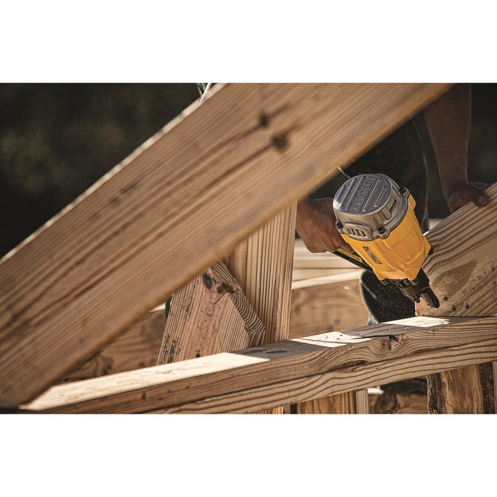 DEWALT 21 Degree Plastic Round Head Framing Nailer - Flockneti