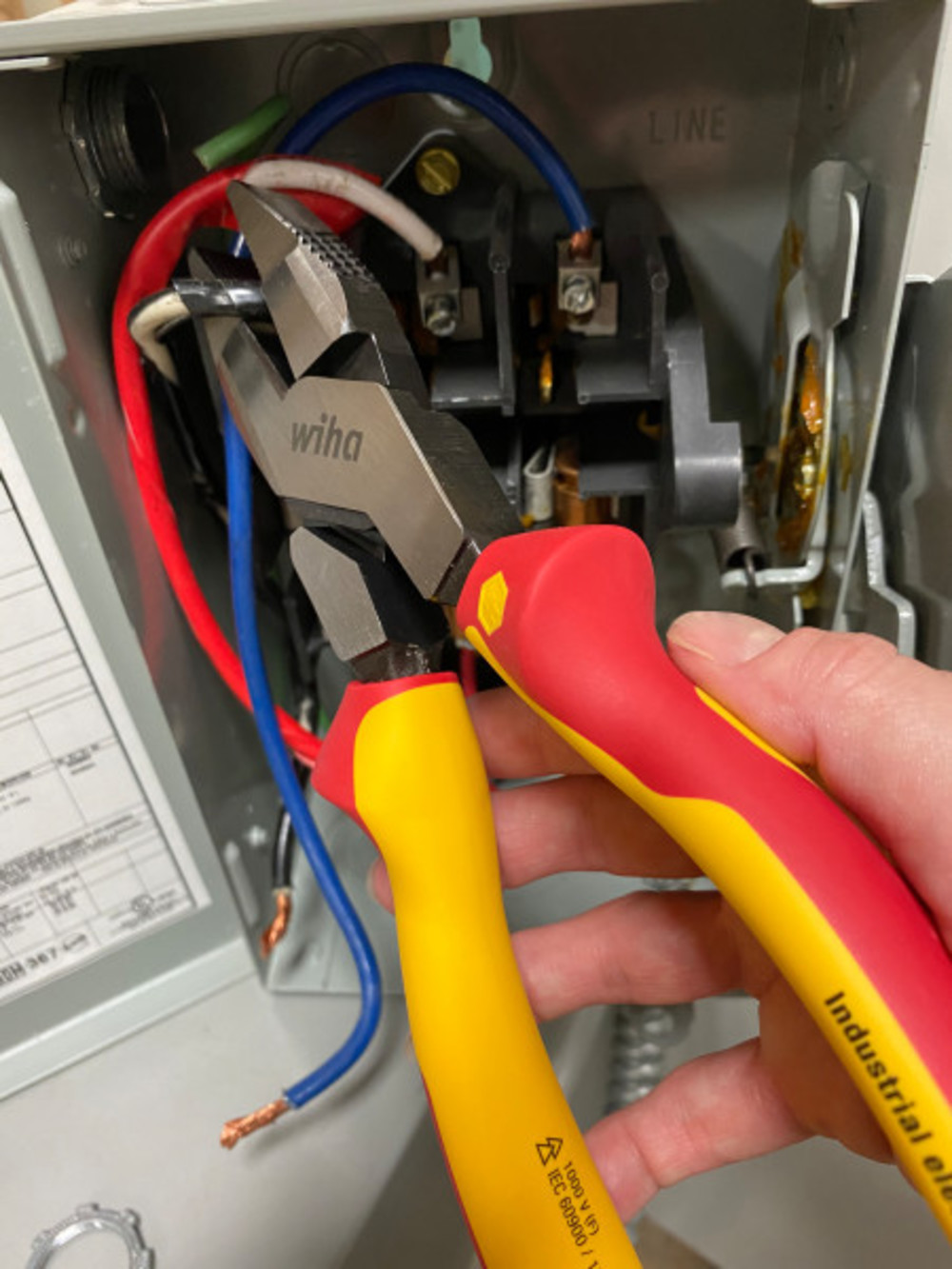 Wiha Linemans Pliers Insulated Industrial 9.5″ - Flockneti