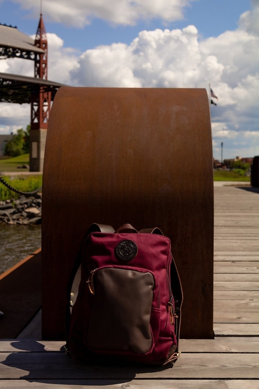 Duluth Pack 21 Liter Capacity Burgundy Large Deluxe Laptop Backpack - Flockneti