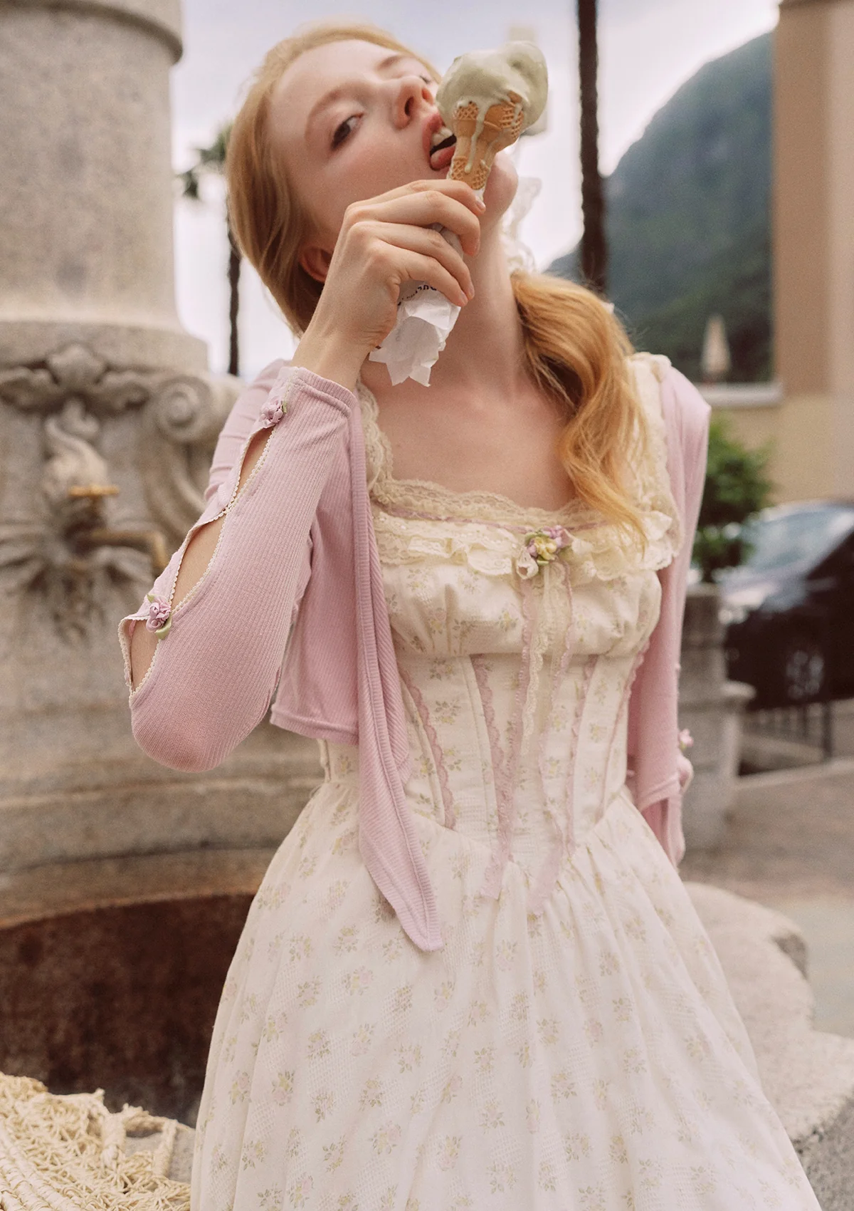 Cream Clove Cardigan - Flockneti