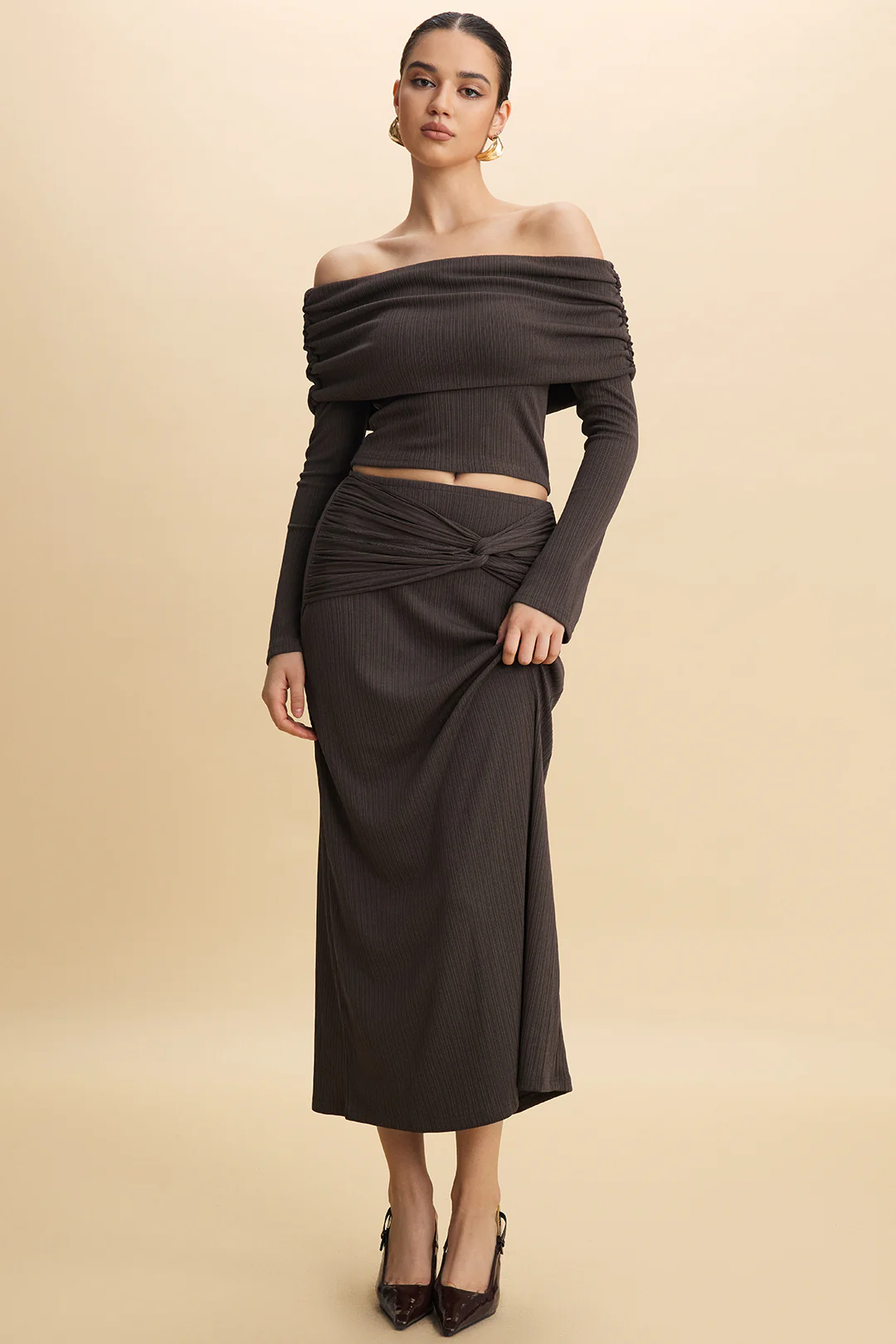 Off Shoulder Long-Sleeve Top And Twist Knot Skirt Set - Flockneti