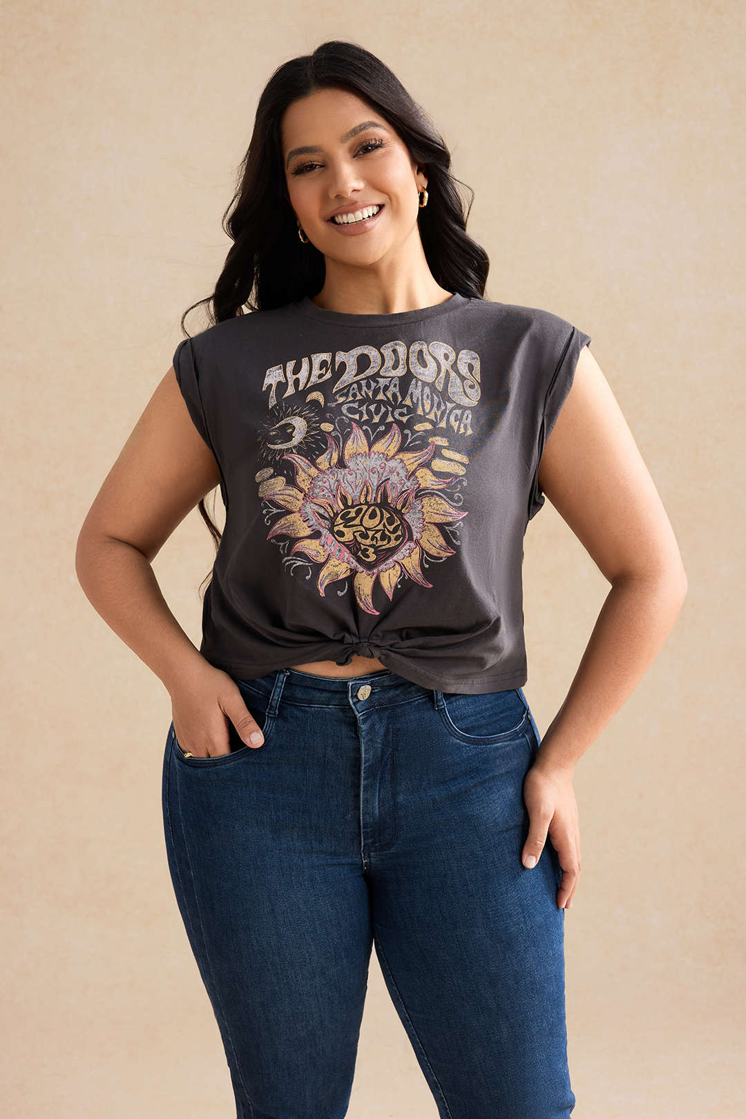 Plus Size Graffiti Print Round Neck Short Sleeve T-Shirt - Flockneti