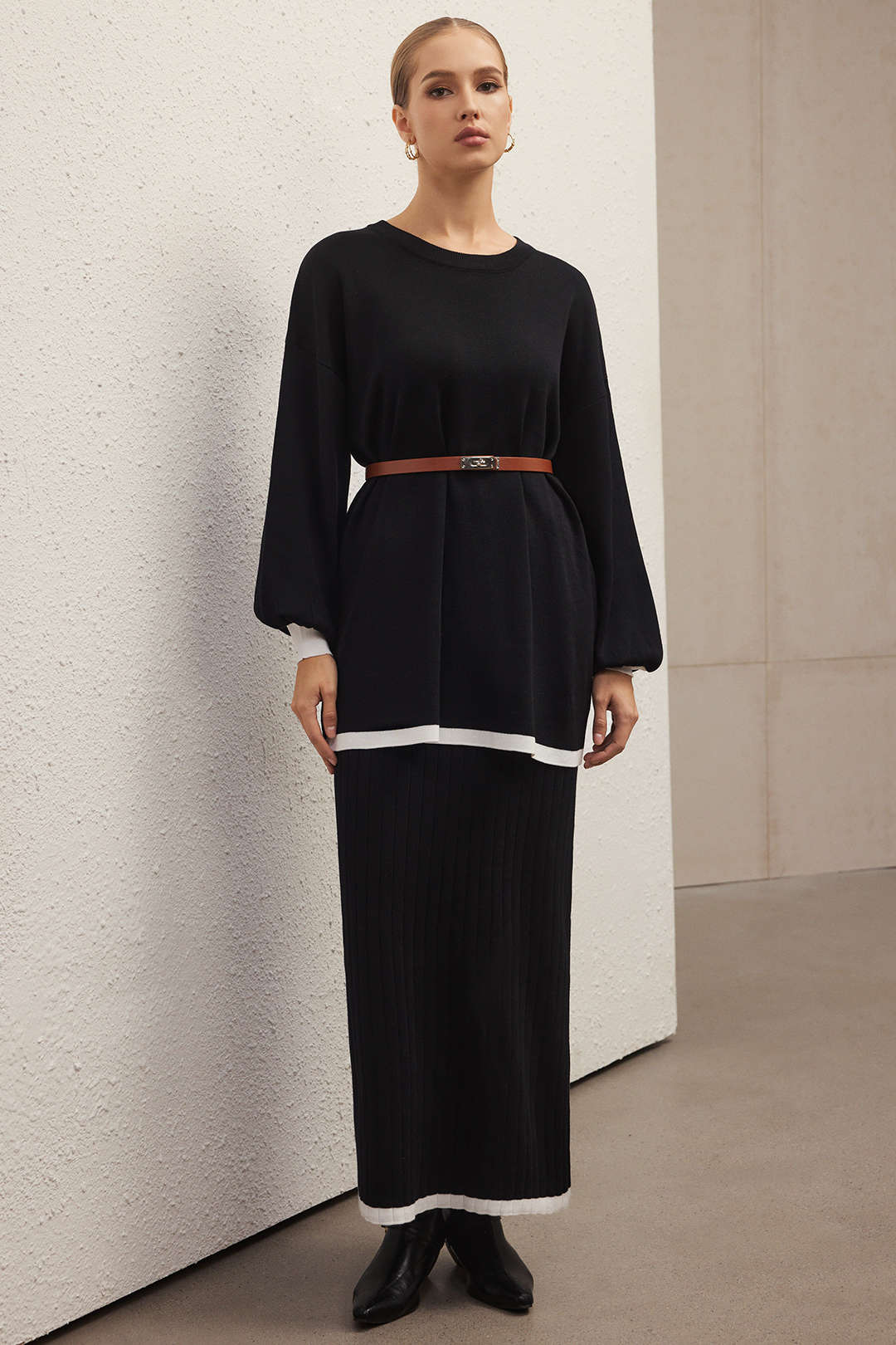 Knit Contrast Binding Belted Long-Sleeve Top And Ribbed Skirt Set - Flockneti