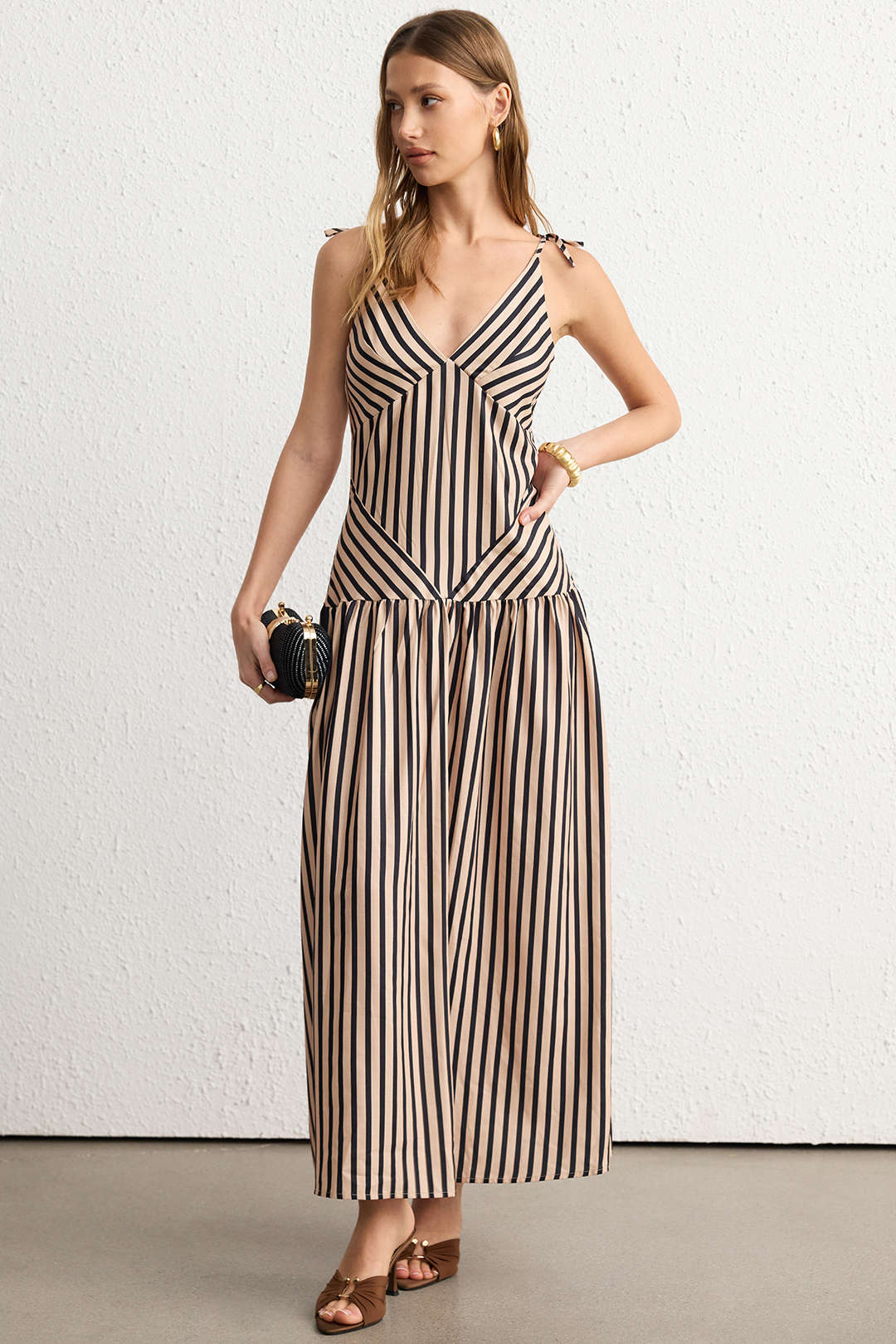 Stripes Print V-Neck Tie-Up Sleeveless Maxi Dress - Flockneti