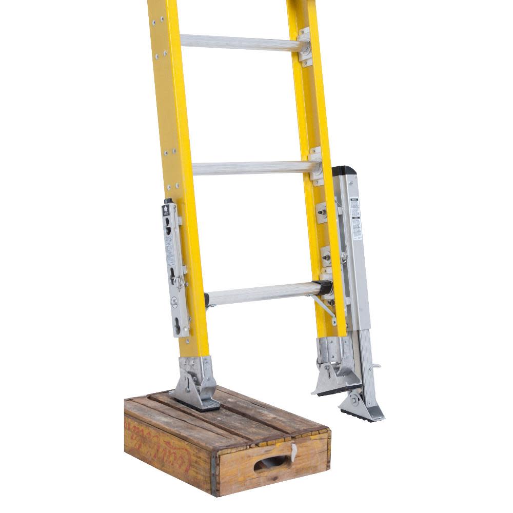 Werner Levelok Ladder Leveler with Base Units - Flockneti