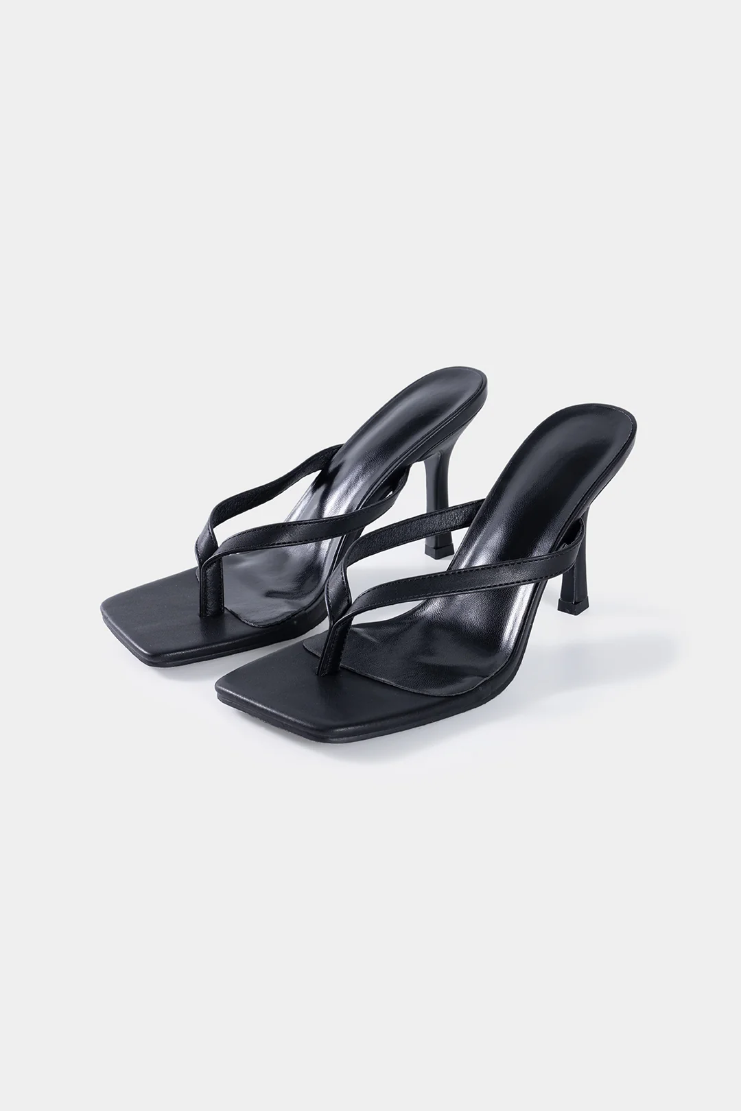 Square-Toe Crisscross Strap Heeled Sandals - Flockneti