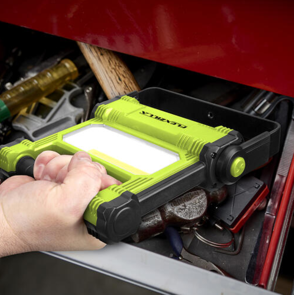 Flexzilla Work Light 2000 Lumen LED with 6′ Cord - Flockneti