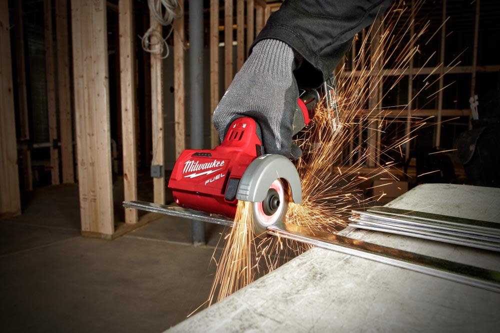 Milwaukee M12 FUEL 3 in. Compact Cut Off Tool - Flockneti