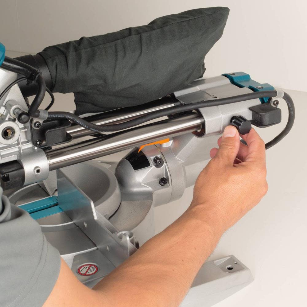 Makita 8-1/2 in. Slide Compound Miter Saw - Flockneti