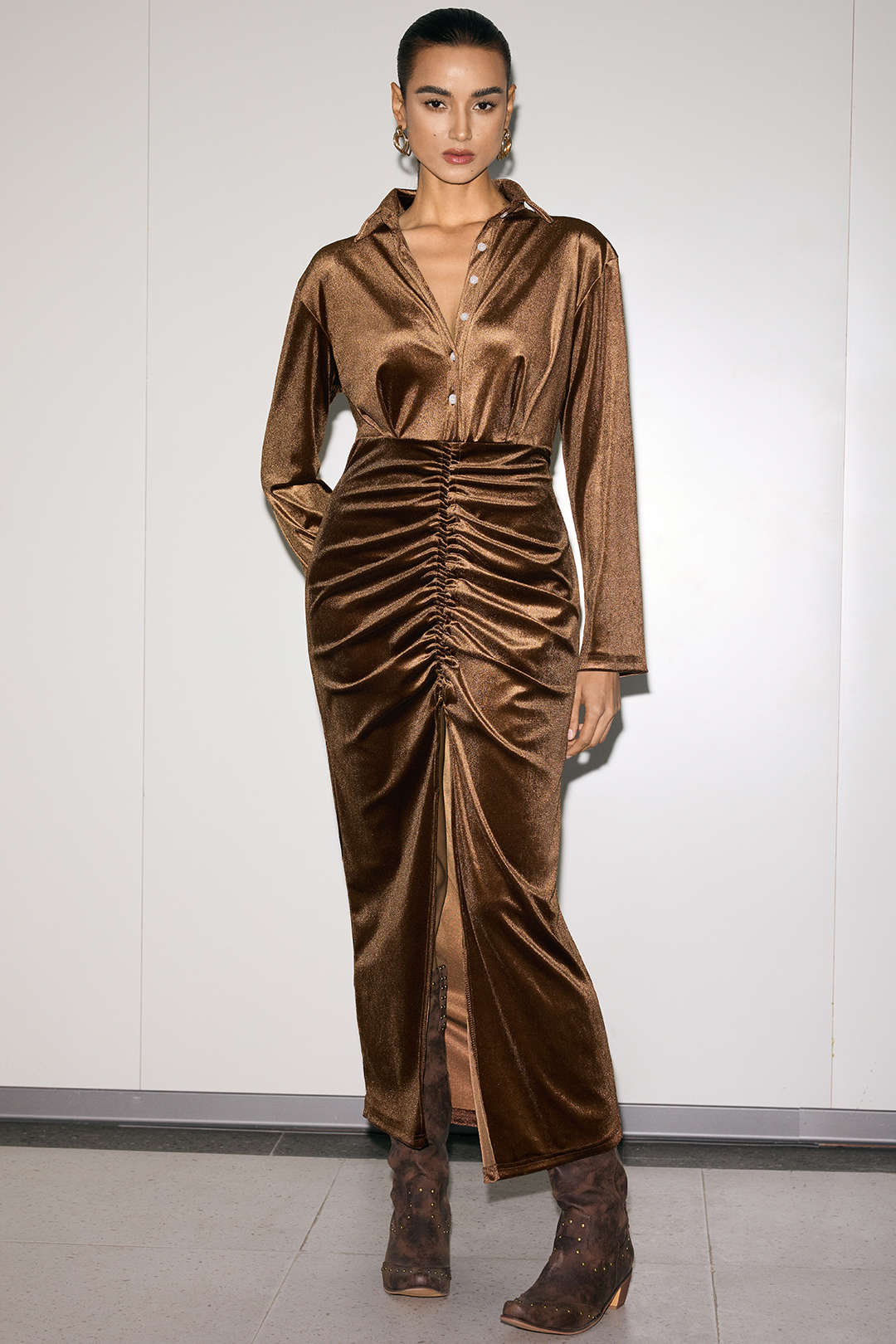 Velvet Ruched Lapel Button Slit Long Sleeve Midi Dress - Flockneti