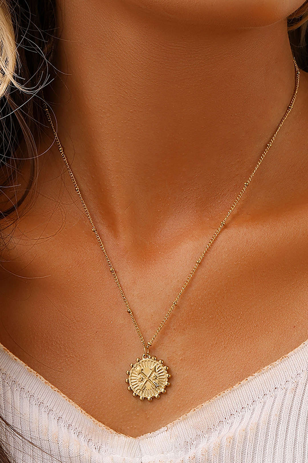 Metal Crossed Arrow Pattern Necklace - Flockneti