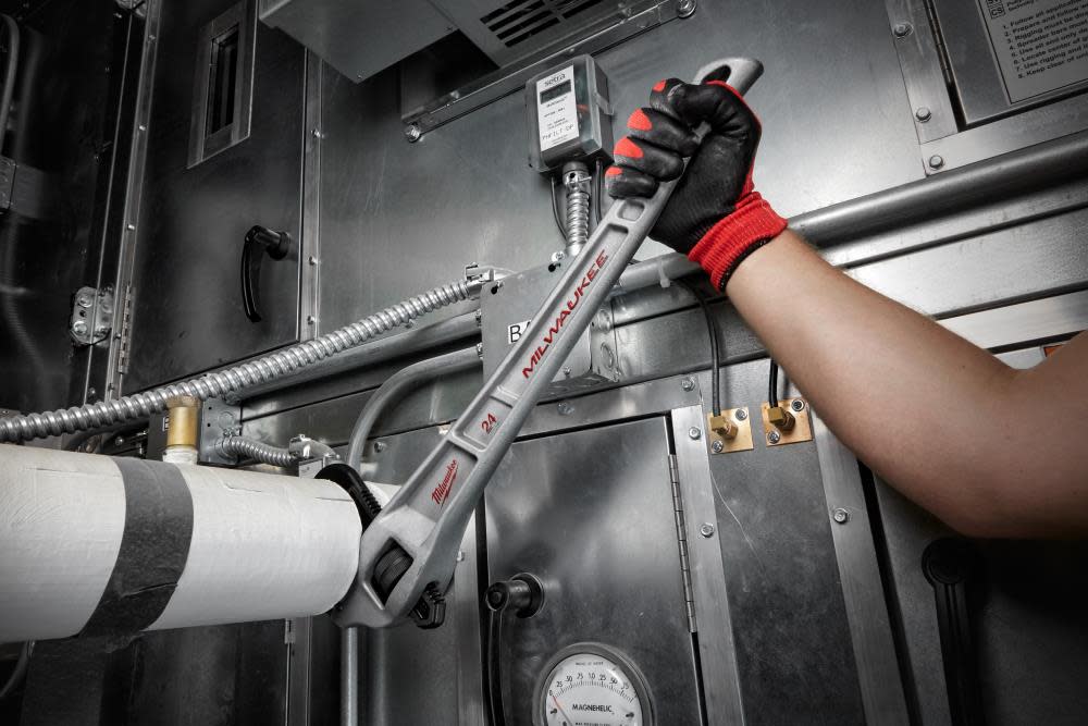 Milwaukee 24 in. Aluminum Offset Pipe Wrench - Flockneti