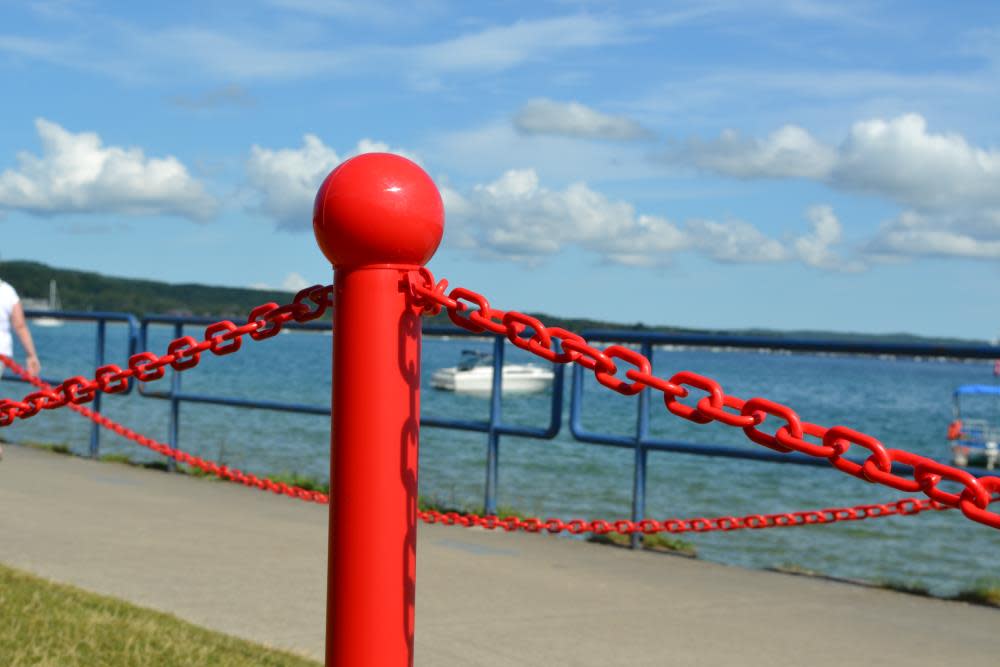 Mr Chain Red Heavy Duty Stanchion (4-Pack) - Flockneti