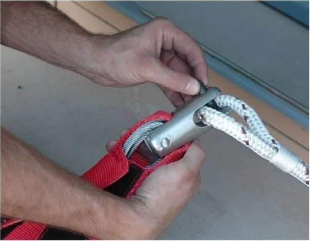 Southwire 1 5/8″ Swivel Rope Clevis (max. working load: 10000 lbs) - Flockneti