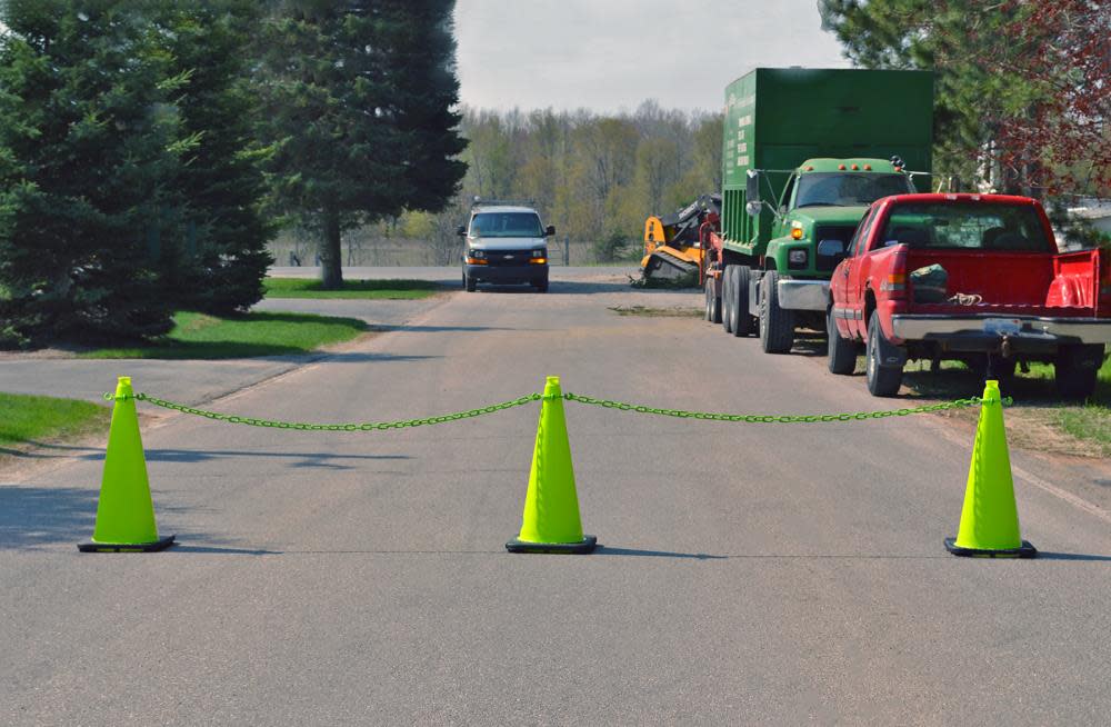 Mr Chain 28″ Safety Green Traffic Cone and Chain Kit - Flockneti