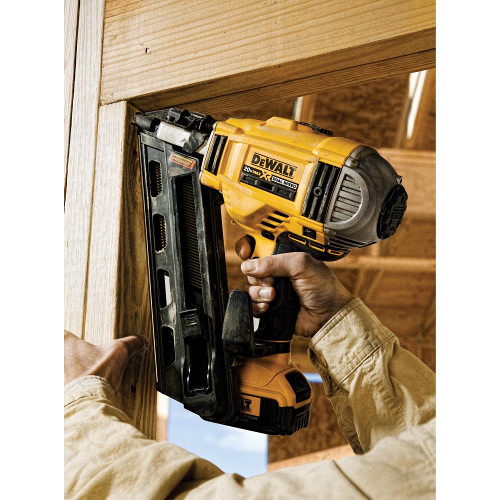 DEWALT 20V MAX XR Dual Speed Framing Nailer - Flockneti