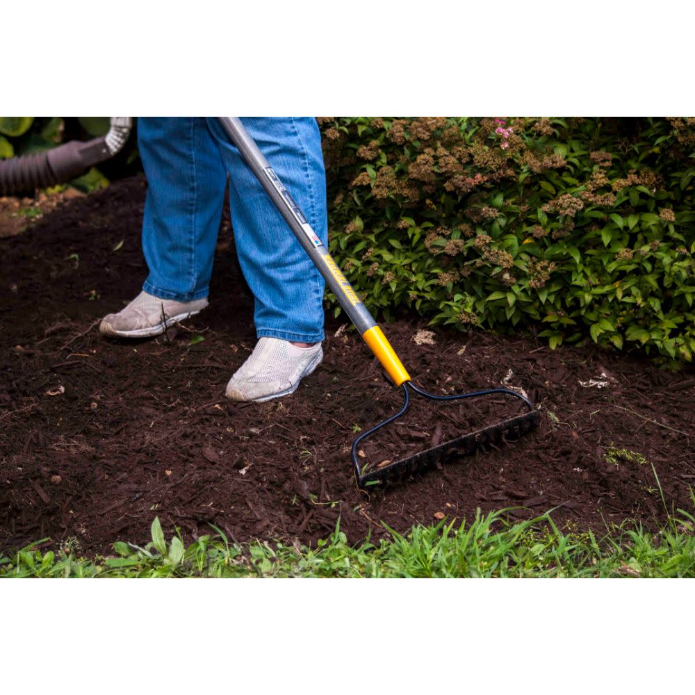 True Temper 16-Tine Welded Bow Rake With Wood Handle - Flockneti