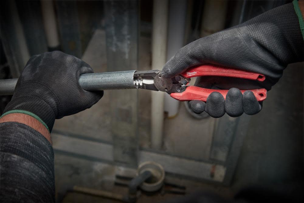Milwaukee Electricians Combination Wire Pliers - Flockneti
