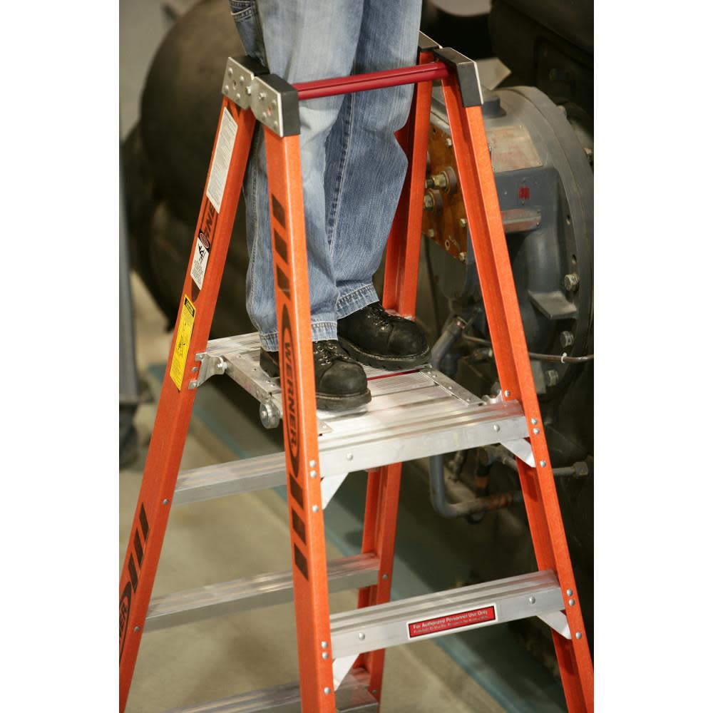 Werner 6 Ft. Type IA Fiberglass Platform Ladder - Flockneti
