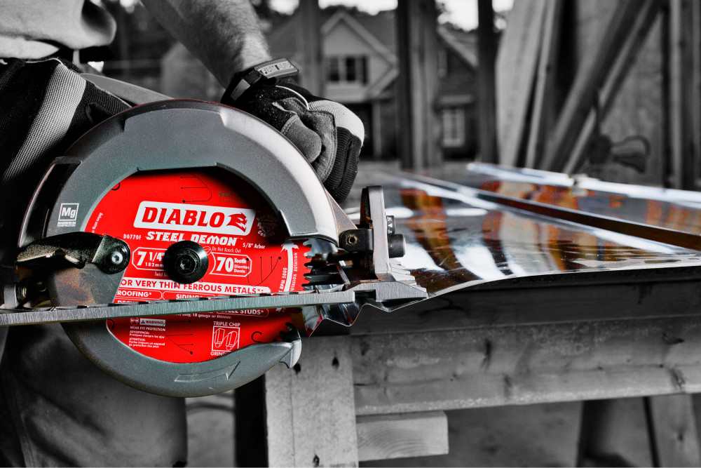 Diablo Tools 7-1/4″ x 70 Tooth Steel Demon Metal Cutting Saw Blade - Flockneti