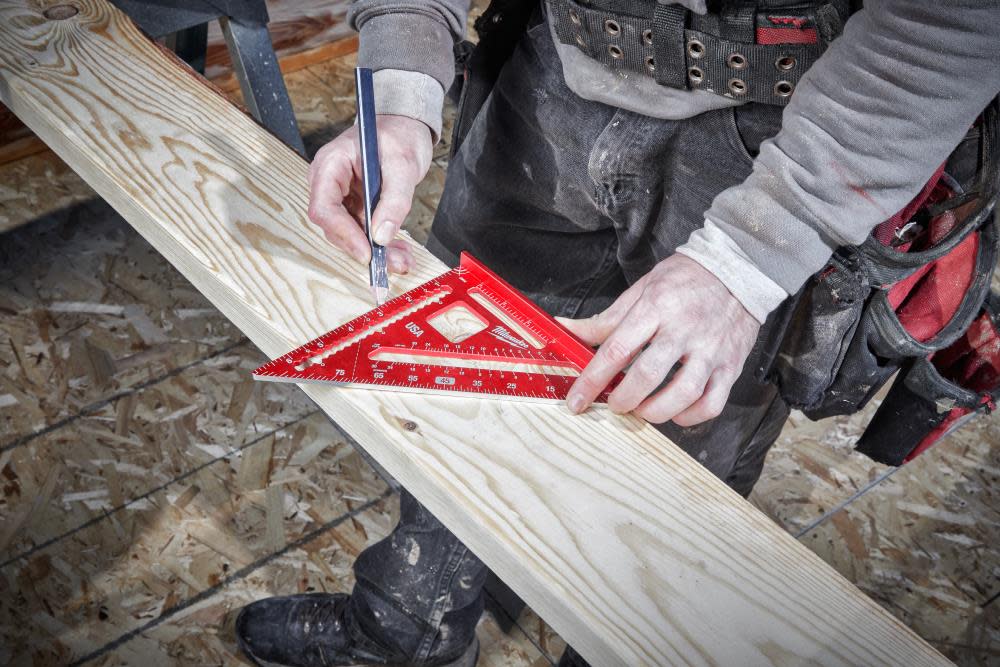 Milwaukee 7 in. Magnetic Rafter Square - Flockneti