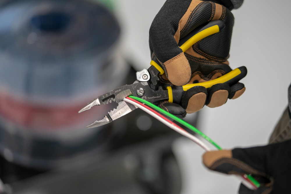Southwire 5 in 1 Multi Tool Pliers - Flockneti