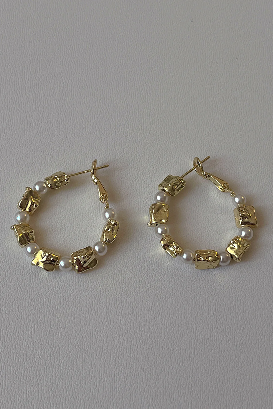Pearl Splicing Ear Hoop Earrings - Flockneti