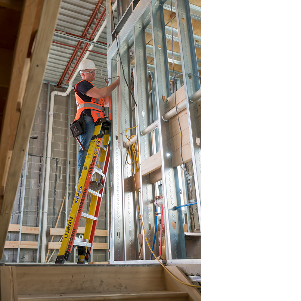 Werner LEANSAFE 4 ft Type IAA Fiberglass Leaning Ladder - Flockneti