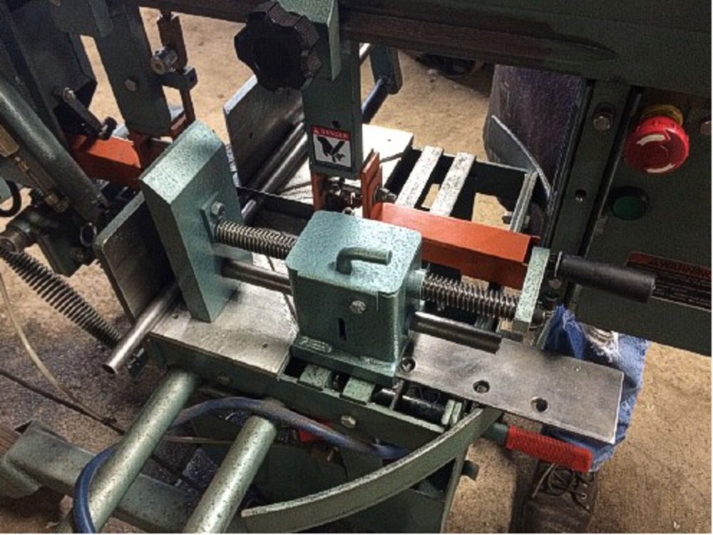 Ellis Screw Vise for Ellis 1800 Band Saw - Flockneti