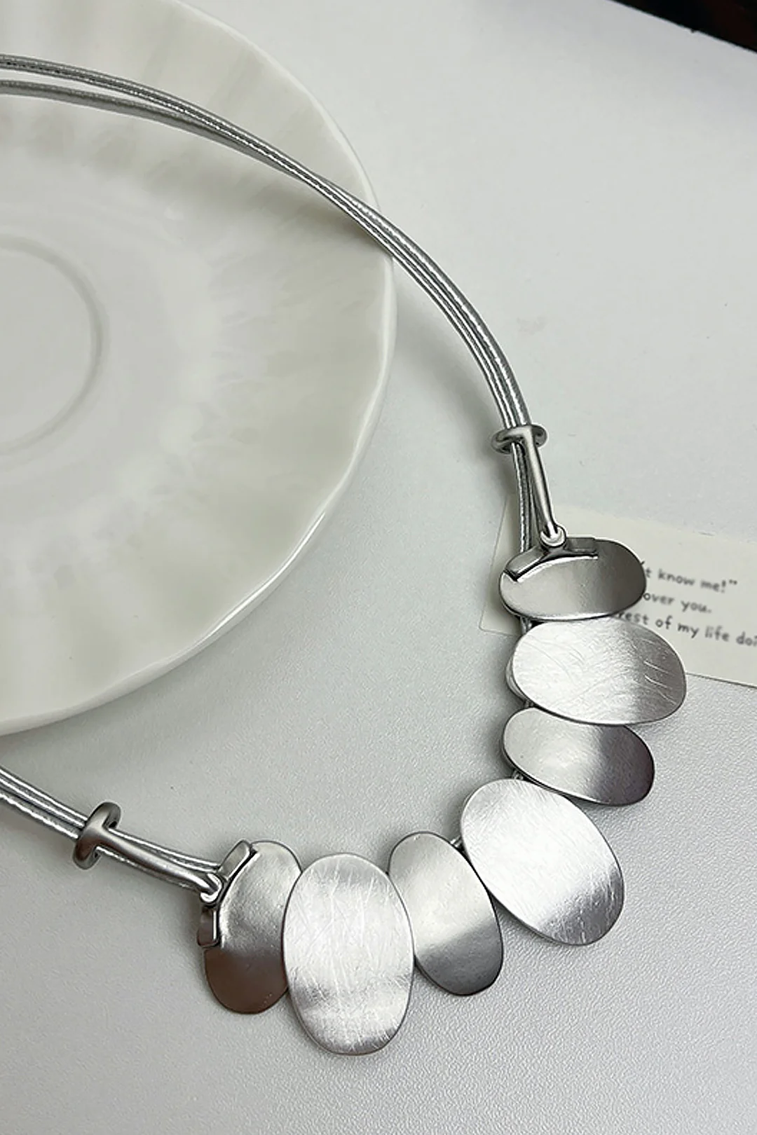 Oval Decor Necklace - Flockneti