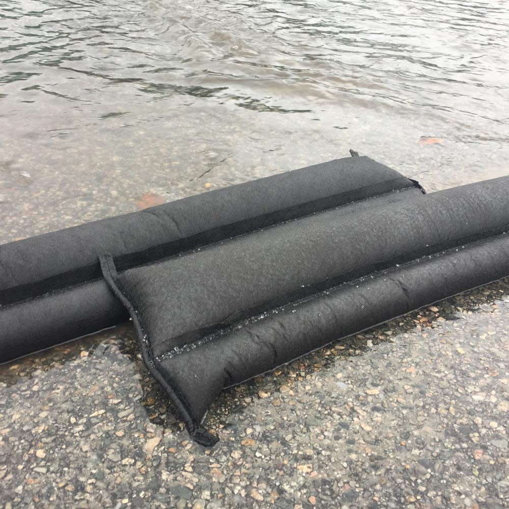 Quick Dam Water Activated Flood Barriers 5ft 2/Pk - Flockneti