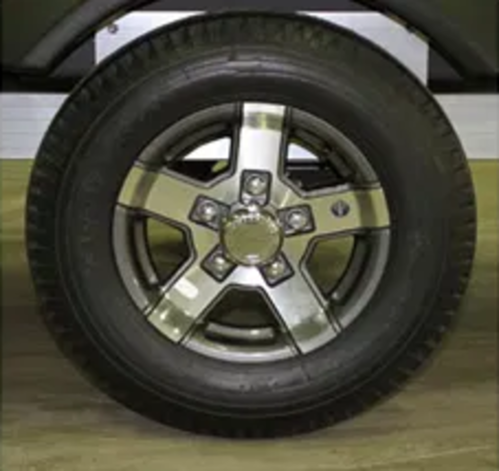 Cargomax 8-57 Replacement Mag Wheel with Lugs and Cap - Flockneti