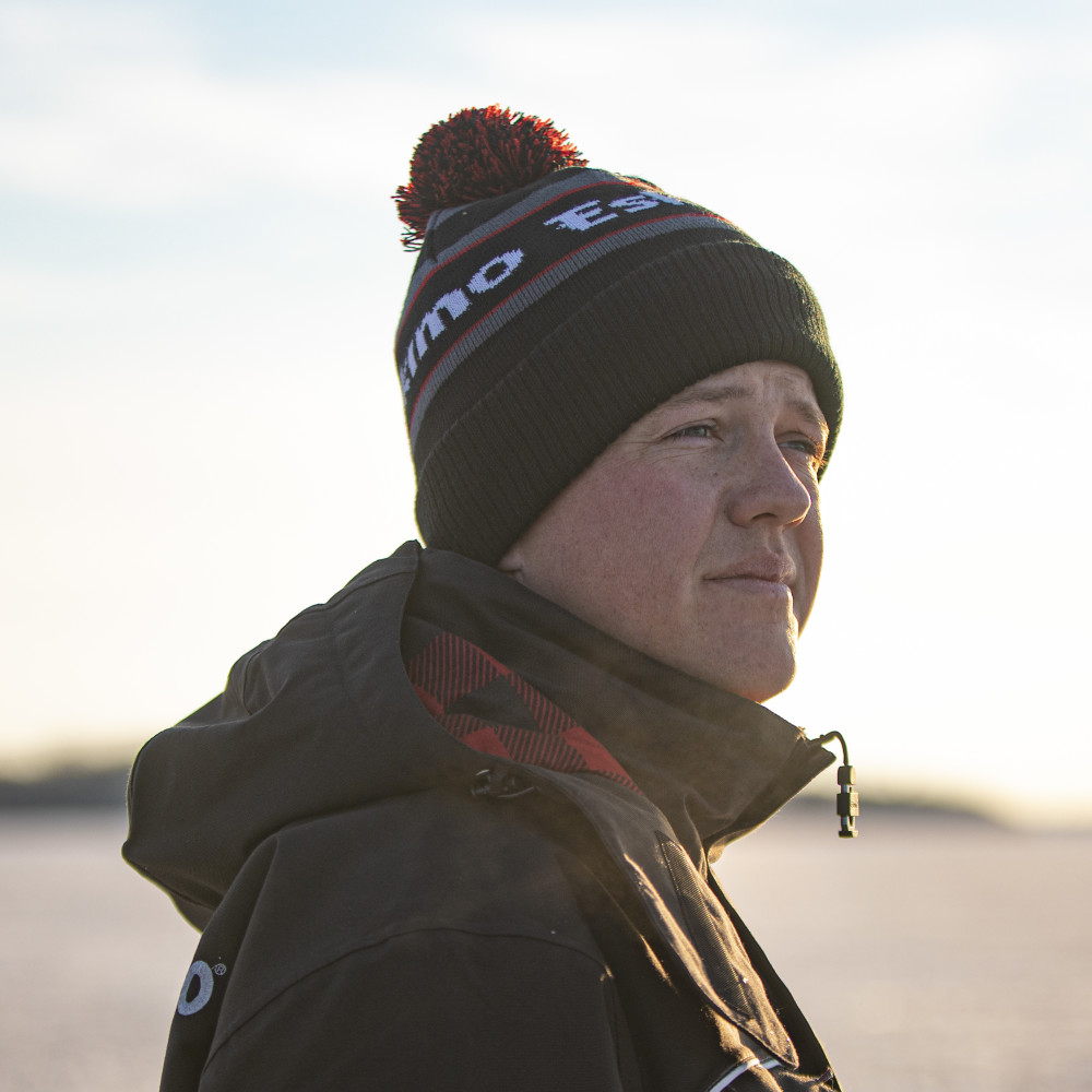Eskimo Black Ice Pom Hat - Flockneti