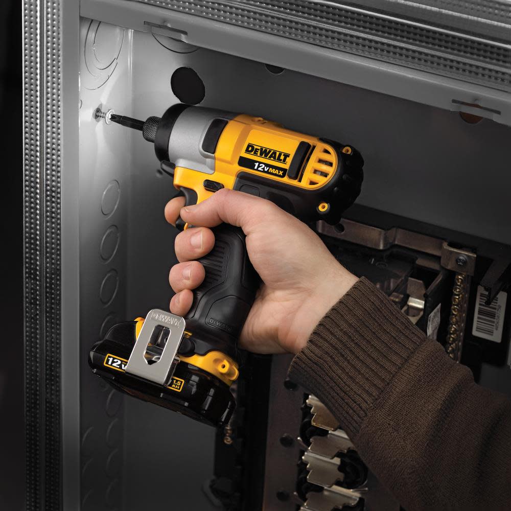 DEWALT DCF815S2 – 1/4″ Impact Driver Kit (DCF815S2) - Flockneti