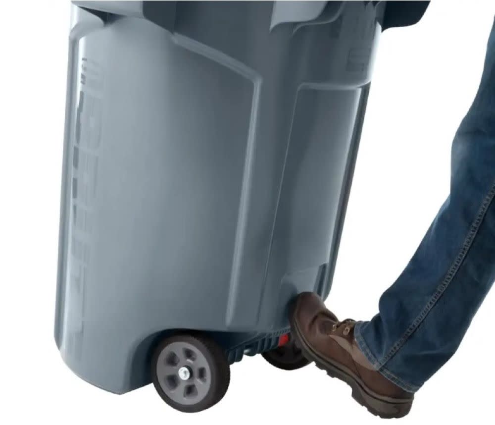 Rubbermaid Brute Trash Can 44 Gallon Wheeled Gray - Flockneti