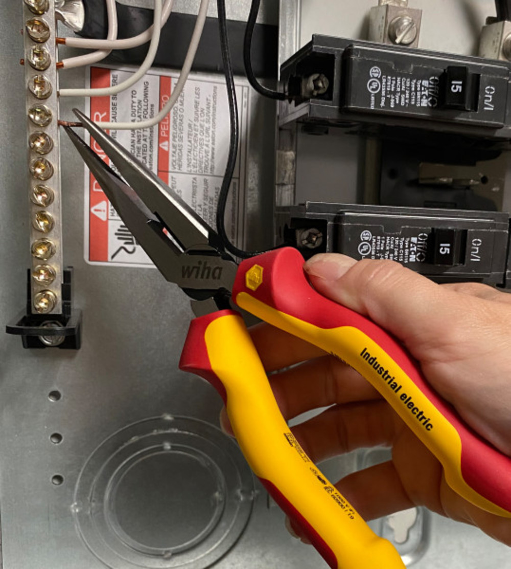 Wiha Long Nose Pliers Insulated Industrial 8″ - Flockneti