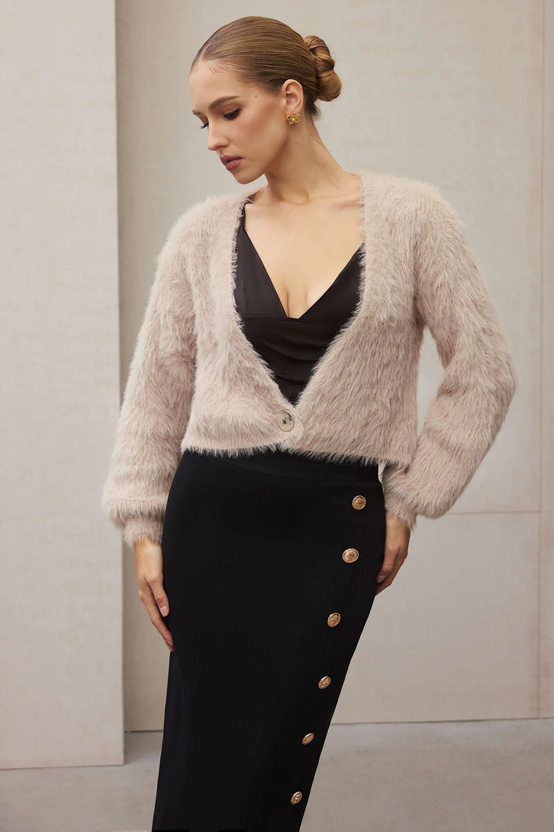 Plush Knit V-Neck One Button Long-Sleeve Top - Flockneti