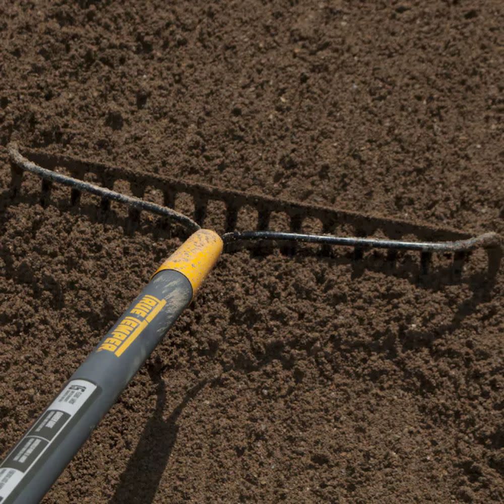True Temper 16-Tine Welded Bow Rake with Fiberglass Handle - Flockneti