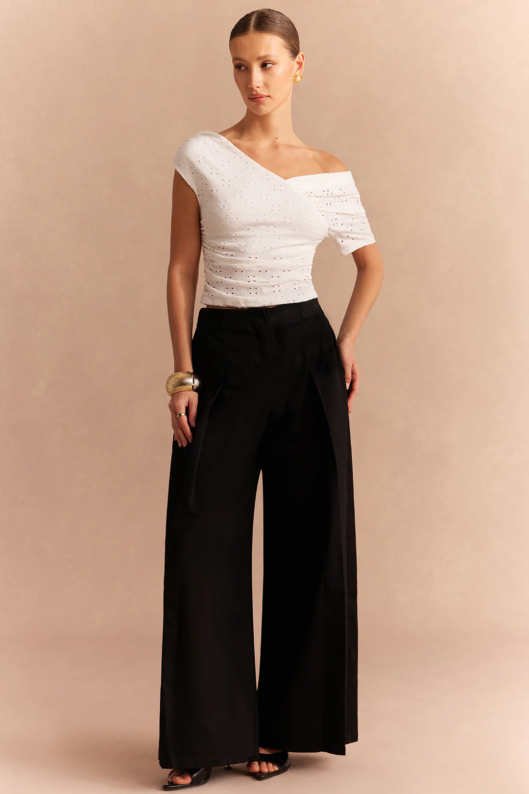 Asymmetrical One Shoulder Hollow Out Short Sleeve T-Shirt - Flockneti