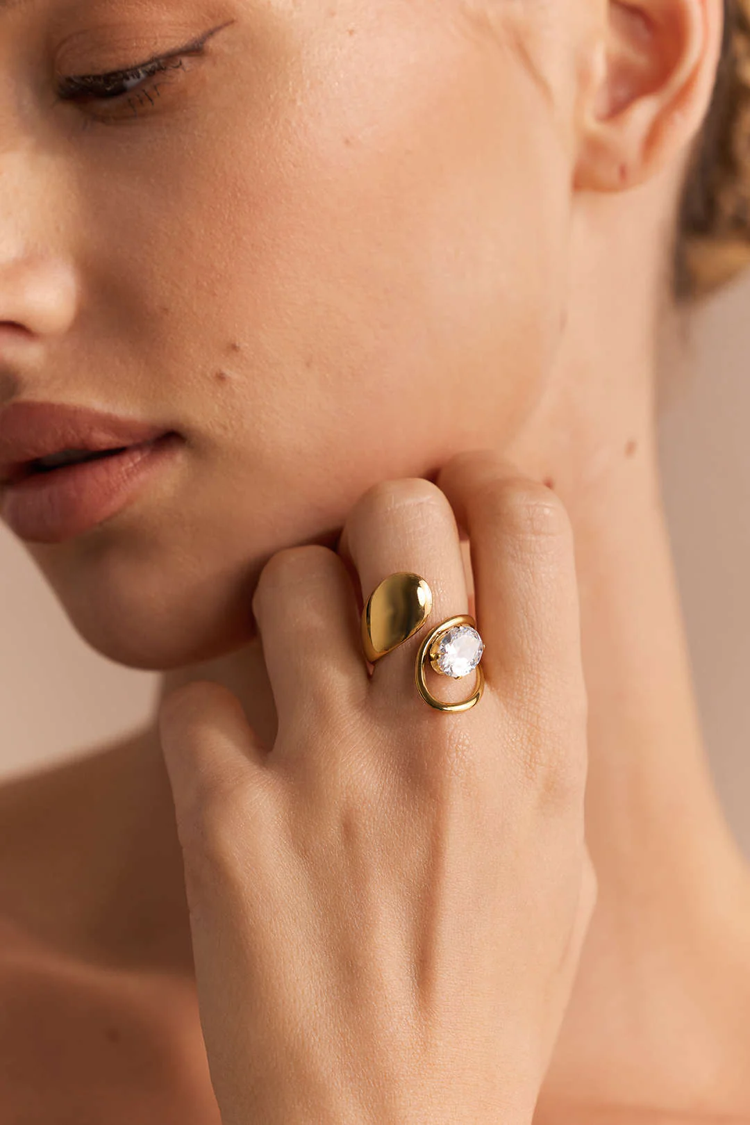 Alloy Rhinestone Ring - Flockneti