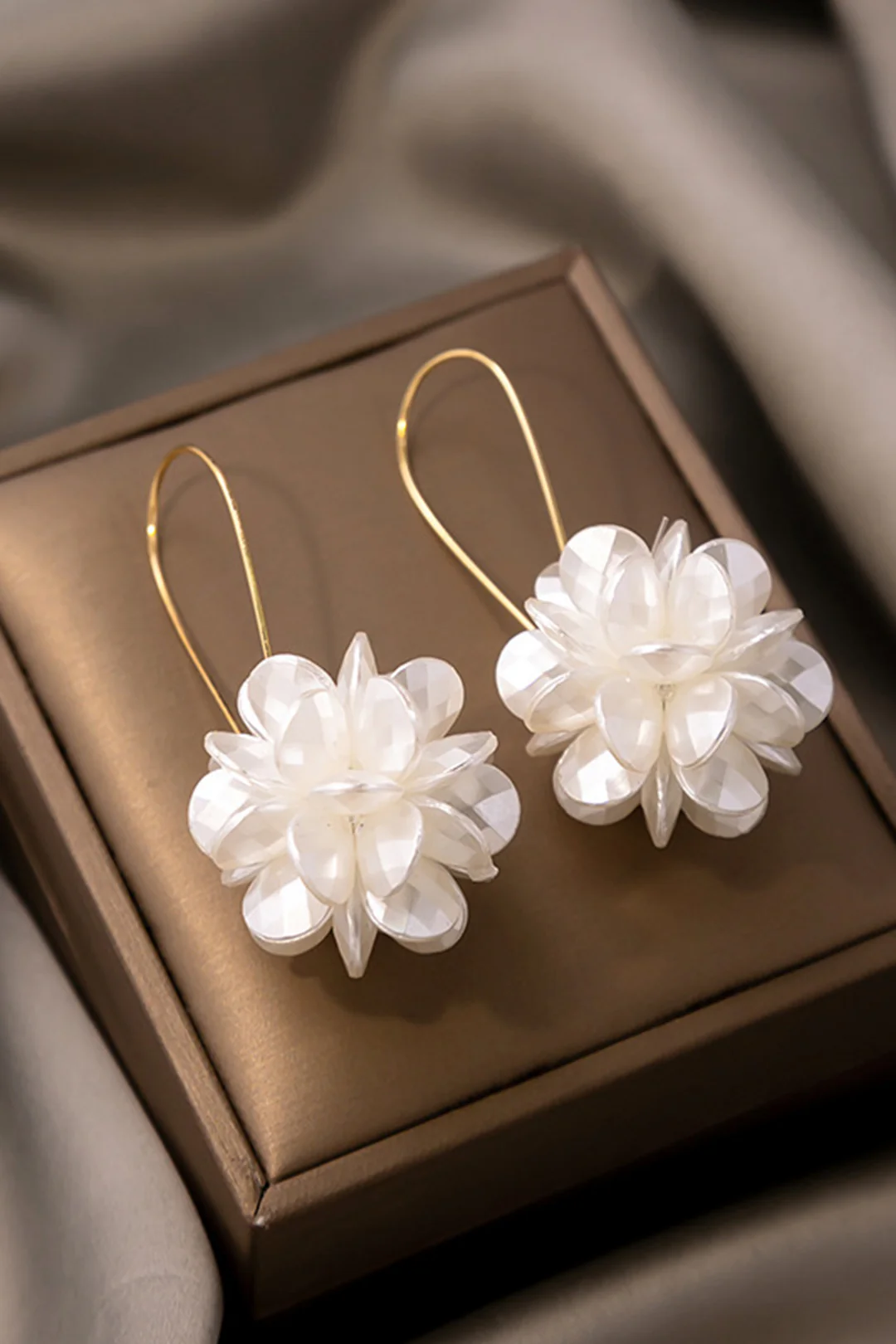 Floral Design Earrings - Flockneti